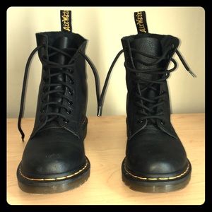 1460 Pascal Virginia Dr. Martens Boots
